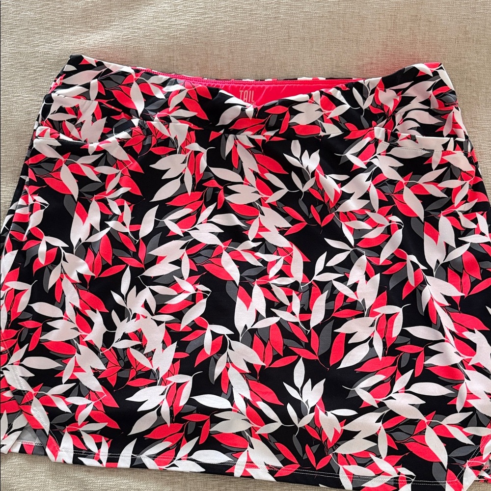 Tail White Label Black and Pink Women's Skort